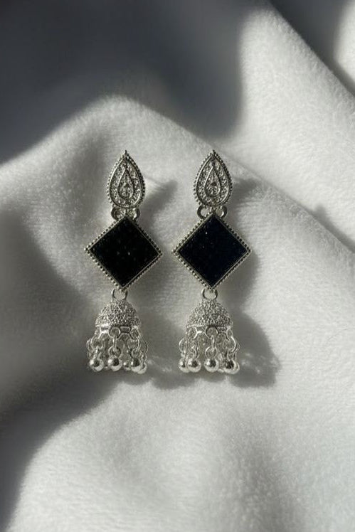 DROP EARINGS