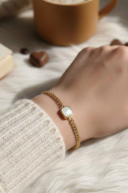 ADRIA GOLD BRACELET