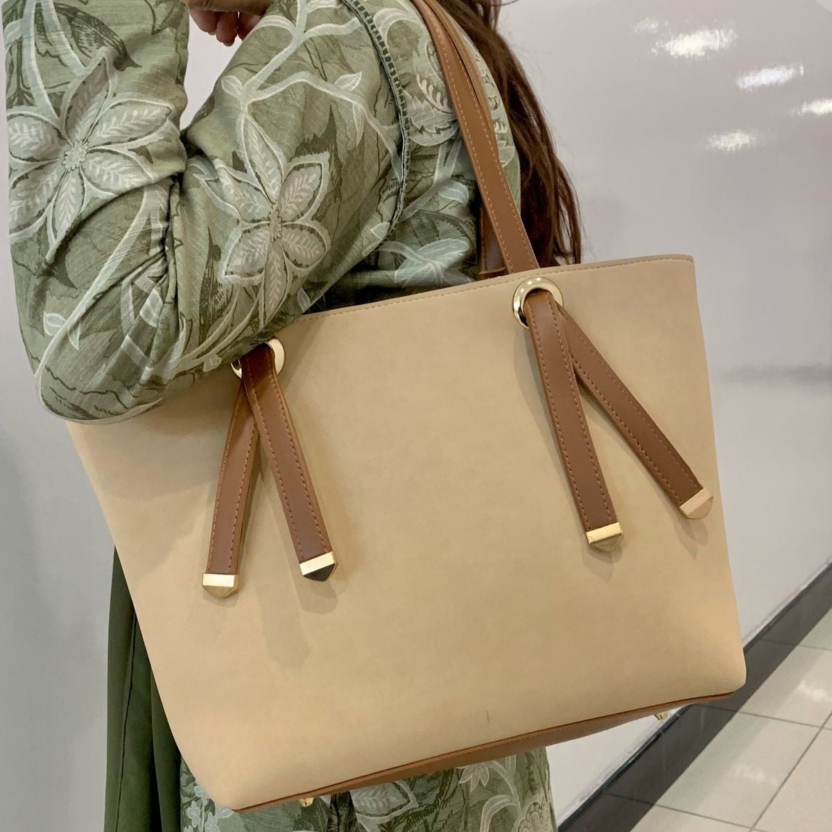 SUEDE TOTE BEIGE