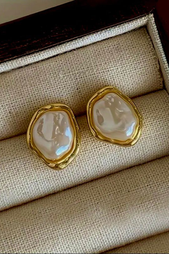 PEARL STUDS