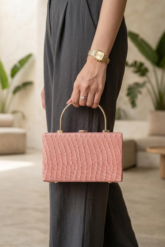 PEBBLE ENVELOPE CLUTCH