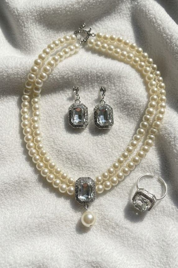 THE DUCHESS STATEMENT SET