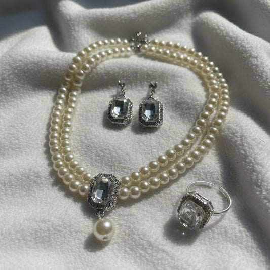 THE DUCHESS STATEMENT SET