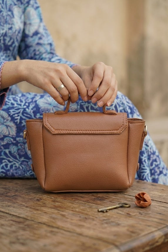 KAYLA CROSSBODY BROWN