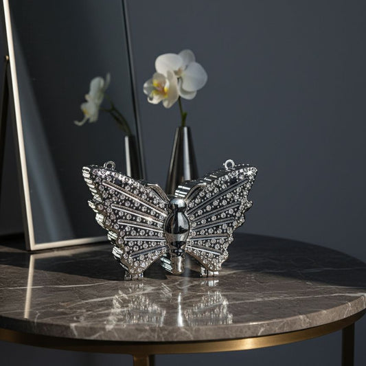 THE LUMINA CLUTCH SILVER