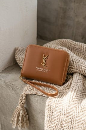 ZIP CARD WALLET