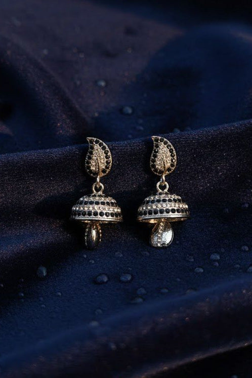 DROP EARINGS
