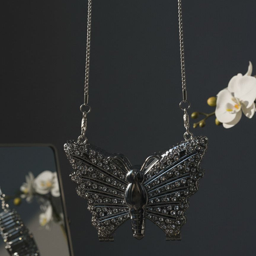 THE LUMINA CLUTCH SILVER